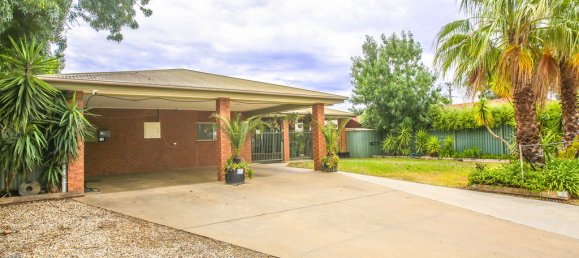 6 bedrooms House in Deniliquin, Australia No. 967 17