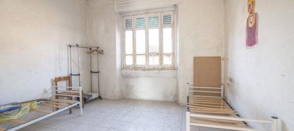 2-salle Appartement à Sesto San Giovanni, Italy No. 235487 11