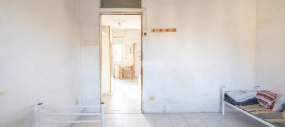 2-salle Appartement à Sesto San Giovanni, Italy No. 235487 12