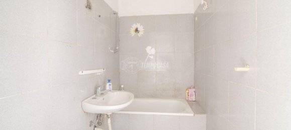 2-salle Appartement à Sesto San Giovanni, Italy No. 235487 13