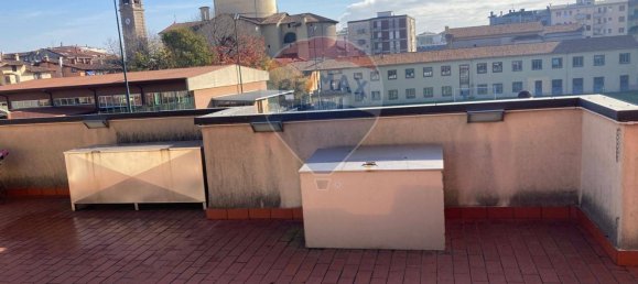 1 bedroom Apartment in Bergamo, Italy No. 109255 8