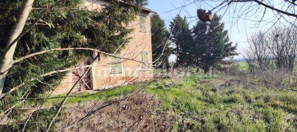 5 rooms House in Cento, Italy No. 67551 9