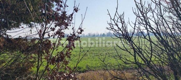 5 rooms House in Cento, Italy No. 67551 4