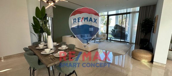 5 bedrooms Villa in Abu Dhabi, UAE No. 28162 10