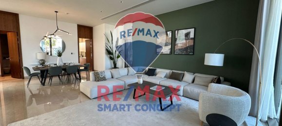 5 bedrooms Villa in Abu Dhabi, UAE No. 28162 9