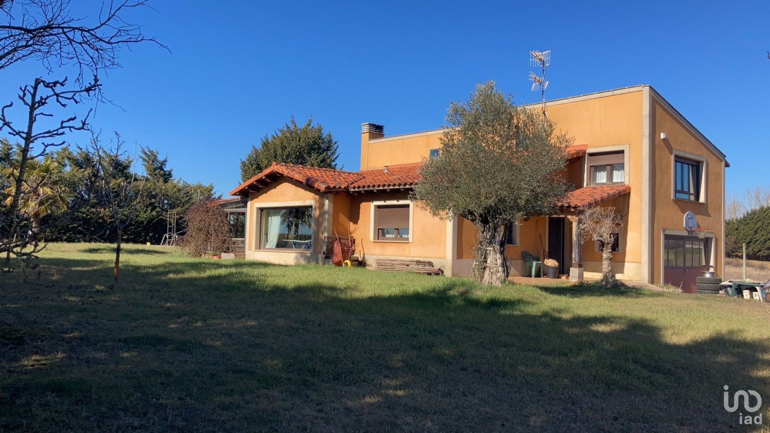 3 bedrooms House in Villaturiel, Spain No. 60994