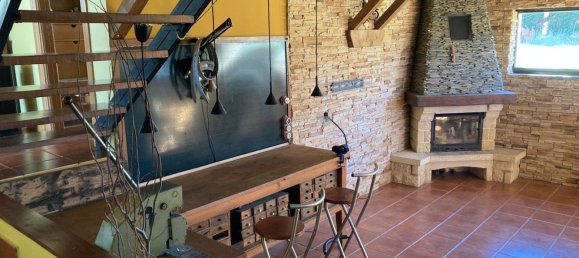 3 bedrooms House in Villaturiel, Spain No. 60994 19