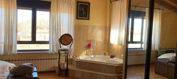 3 bedrooms House in Villaturiel, Spain No. 60994 27