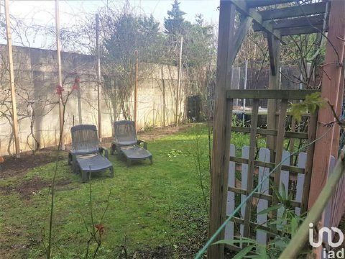 4 bedrooms House in Bondy, France No. 23479