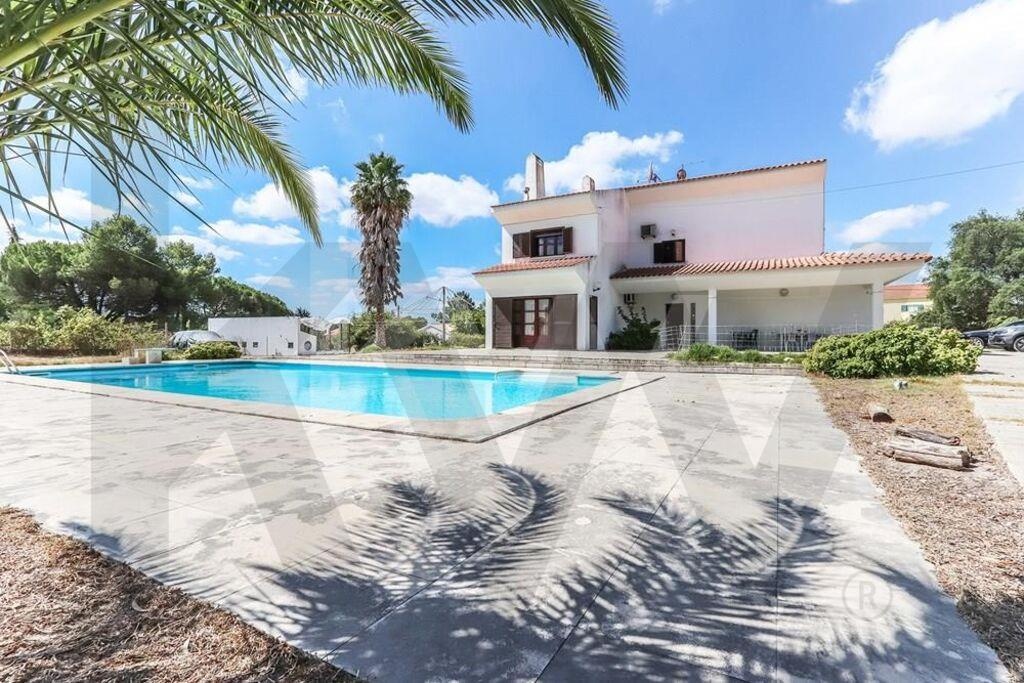 Casa de 5 dormitorios en Pinhal Novo, Portugal No. 67832