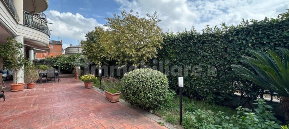 2 bedrooms Apartment in Rome, Italy No. 69208 4