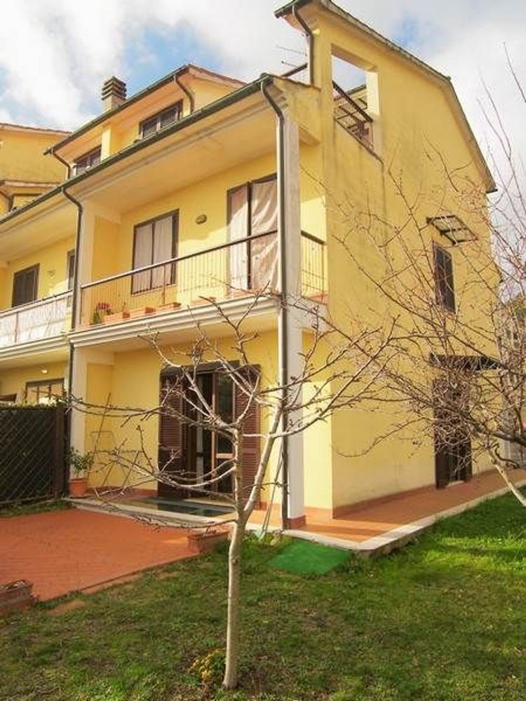 15 rooms House in Chianciano Terme, Italy No. 174257