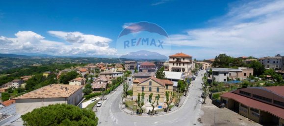 5 rooms Apartment in Cupramontana, Italy No. 8305 16