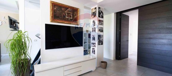 5 rooms Apartment in Cupramontana, Italy No. 8305 6