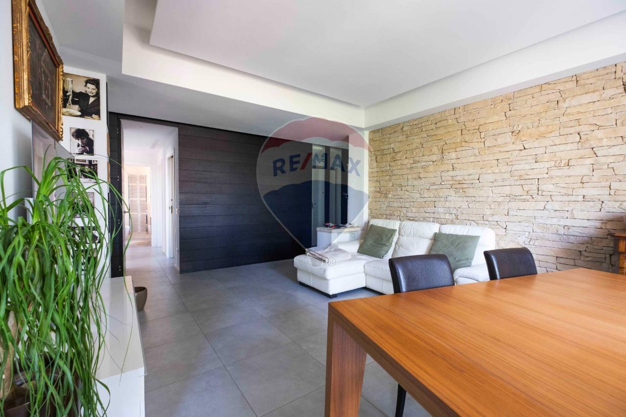 5 rooms Apartment in Cupramontana, Italy No. 8305