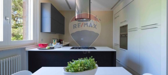 5 rooms Apartment in Cupramontana, Italy No. 8305 3