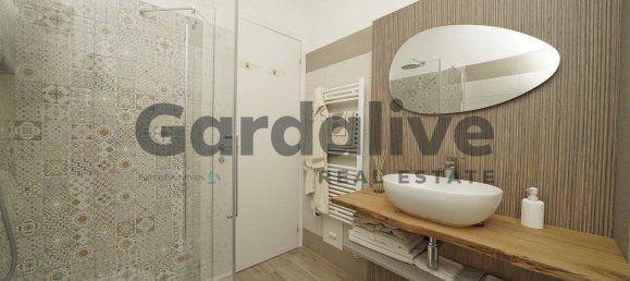 Apartamento de 2 dormitorios en Polpenazze del Garda, Italy No. 259429 21