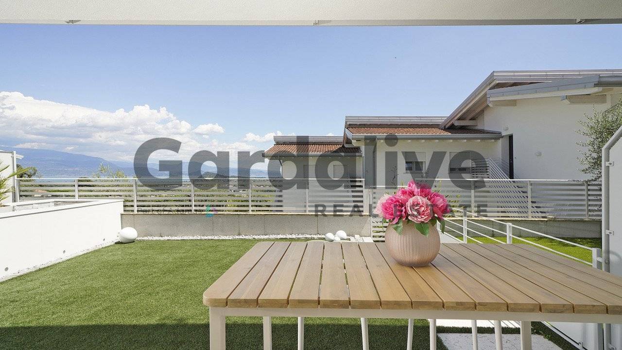 Apartamento de 2 dormitorios en Polpenazze del Garda, Italy No. 259429