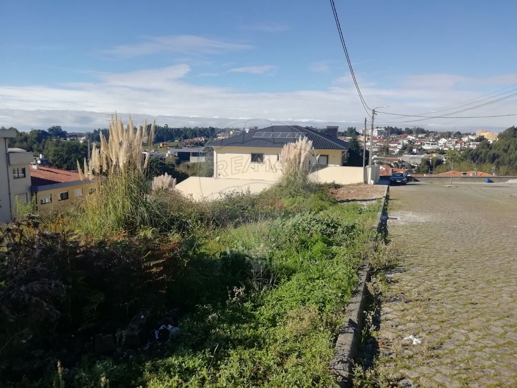 630m² Land in Pacos de Brandao, Portugal No. 86736