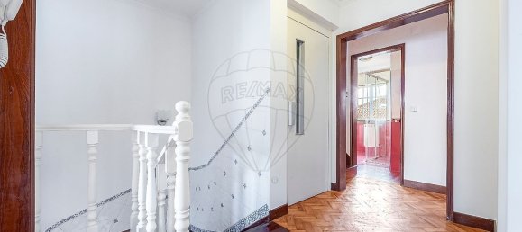 8 bedrooms House in Lisbon, Portugal No. 181635 17