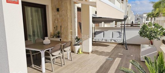 Apartamento de 3 dormitorios en Torrevieja, Spain No. 31439 2
