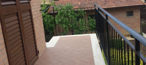 4 bedrooms Apartment in Monteroni d'Arbia, Italy No. 179570 3