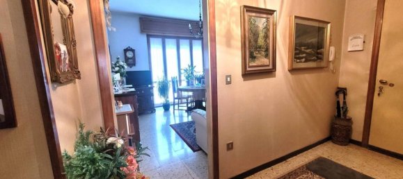 Apartamento de 2 dormitorios en Collebeato, Italy No. 374978 8