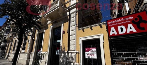 5 rooms Commercial property in Cosenza, Italy No. 41512 4