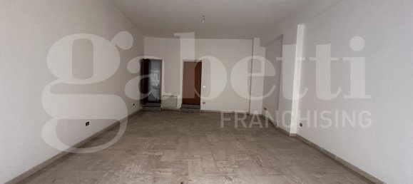 1 room Commercial property in Avellino, Italy No. 66197 3