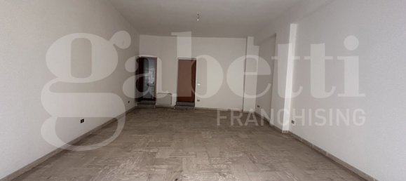 1 room Commercial property in Avellino, Italy No. 66197 4