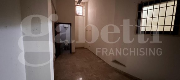 1 room Commercial property in Avellino, Italy No. 66197 5