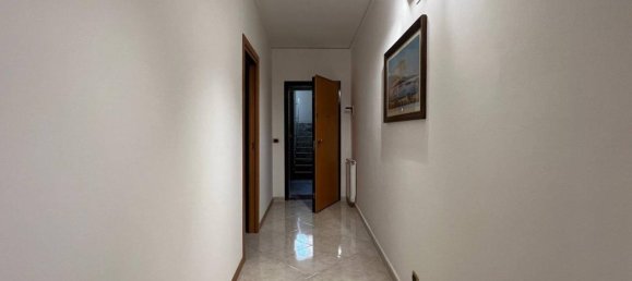 4 rooms Apartment in Messina, Italy No. 83128 5