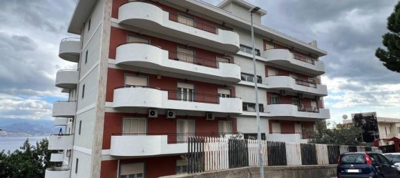 4 rooms Apartment in Messina, Italy No. 83128 6