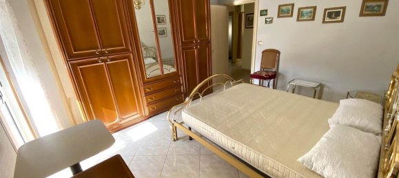 Квартира с 4 комнатами в Катандзаро, Италия № 115911 7