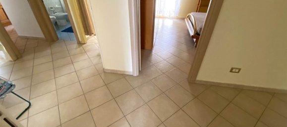 Квартира с 4 комнатами в Катандзаро, Италия № 115911 13