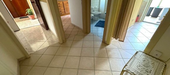 Квартира с 4 комнатами в Катандзаро, Италия № 115911 23