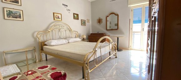 Квартира с 4 комнатами в Катандзаро, Италия № 115911 6