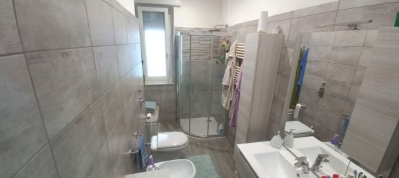 3 rooms Apartment in Pioltello, Italy No. 330381 9