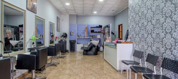 72m² Commercial property in Torrevieja, Spain No. 184644 2