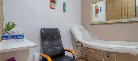 72m² Commercial property in Torrevieja, Spain No. 184644 15