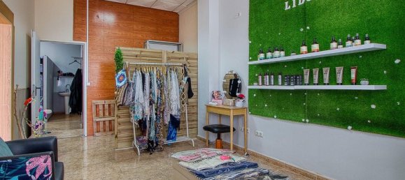 72m² Commercial property in Torrevieja, Spain No. 184644 19