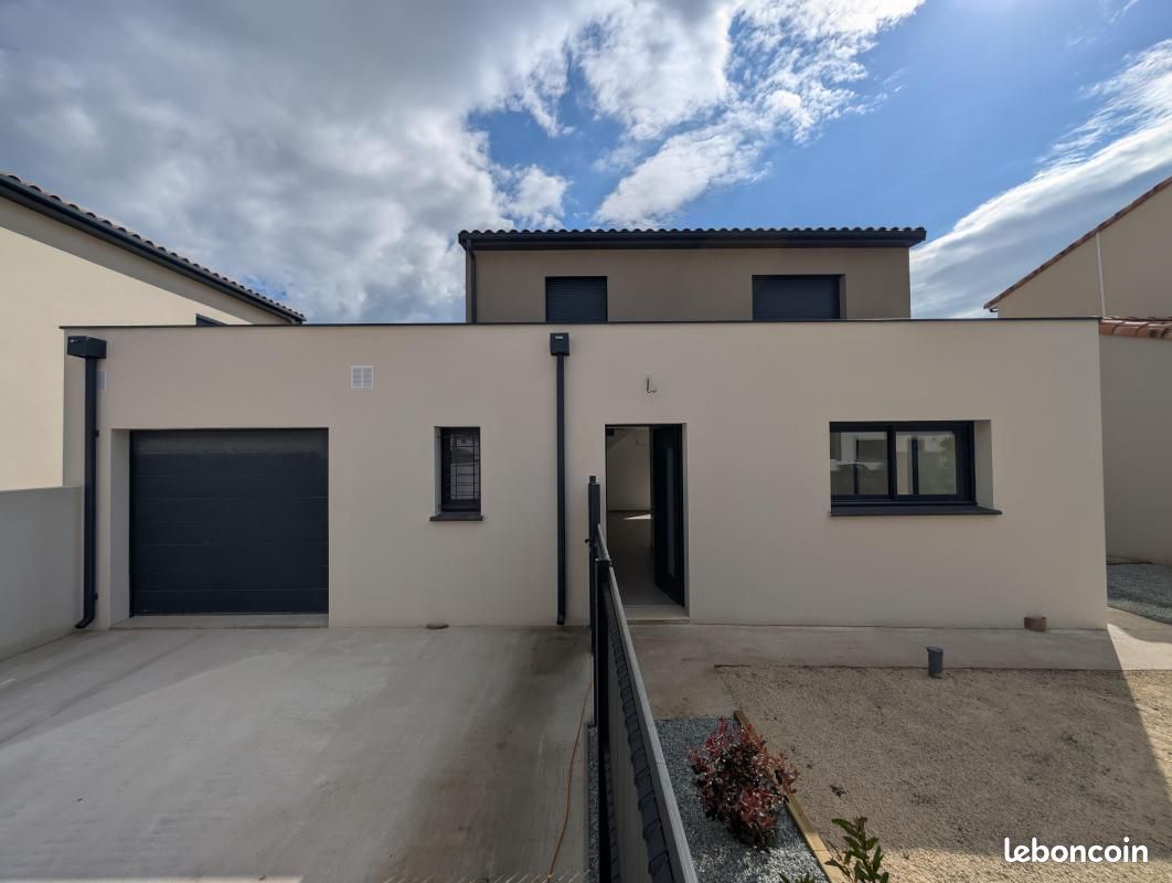 3 bedrooms House in Vias, France No. 286549