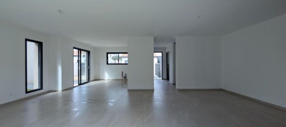 3 bedrooms House in Vias, France No. 286549 7