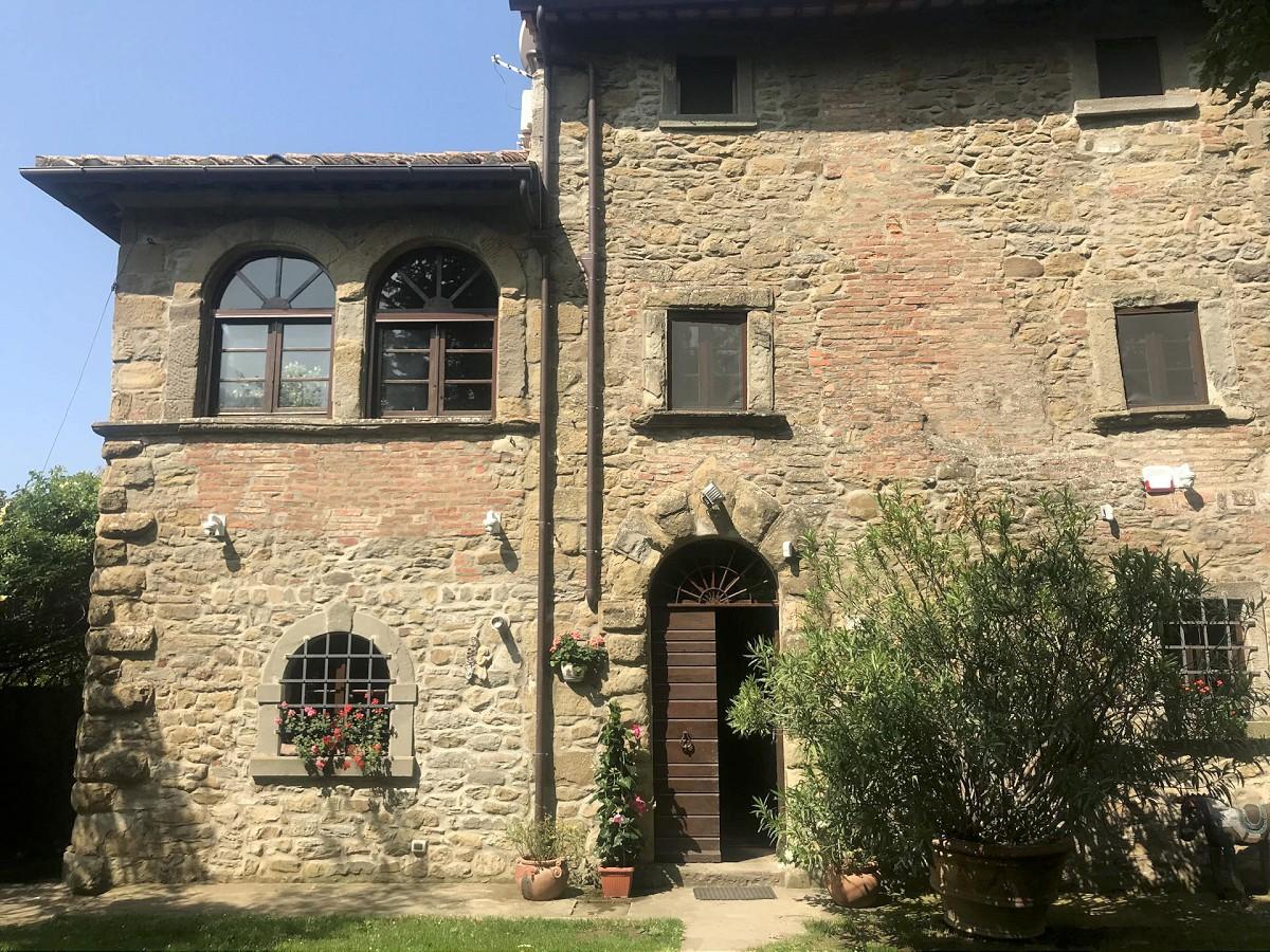 6 bedrooms Villa in Cortona, Italy No. 322