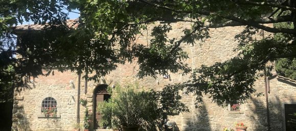 6 bedrooms Villa in Cortona, Italy No. 322 3