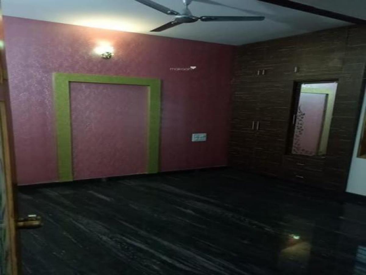 Casa T4 em Bangalore, India N.º 8290