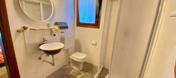 5 rooms Building in Udine, Italy No. 333021 35