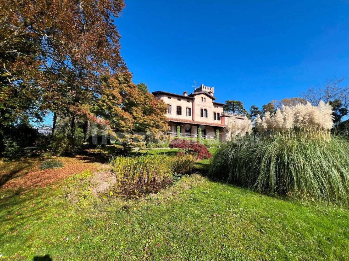 5 rooms Building in Udine, Italy No. 333021