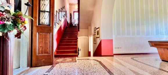 5 rooms Building in Udine, Italy No. 333021 5
