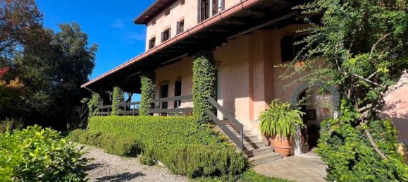 5 rooms Building in Udine, Italy No. 333021 9